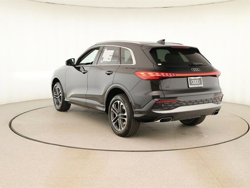 New 2025 Audi Q5 Premium image 4
