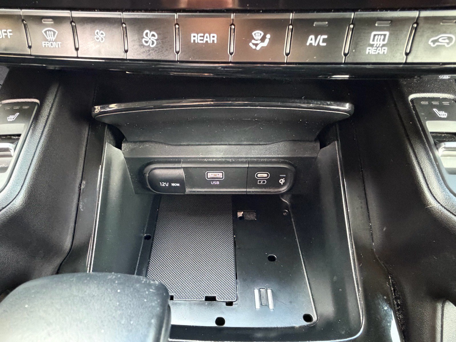 Used 2025 Kia Telluride S AWD/4WD image 33