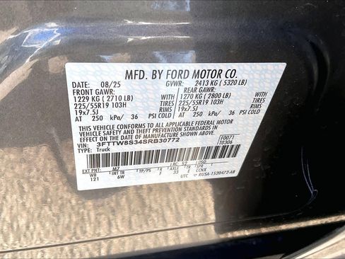 Certified 2025 Ford Maverick Lariat w/ Black Appearance Package image 32