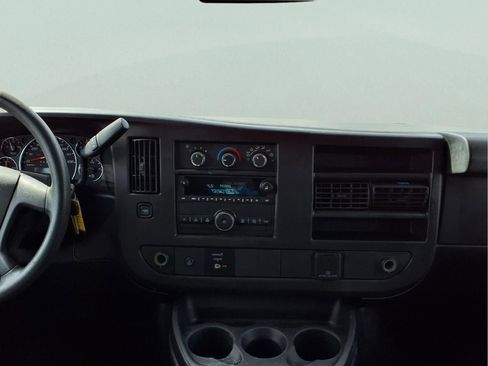 Used 2018 GMC Savana 2500 w/ Driver Convenience Package image 13