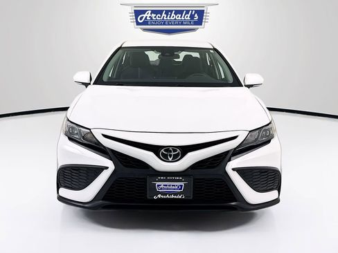 Used 2024 Toyota Camry SE FWD image 2