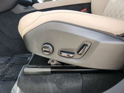 New 2026 Volvo XC90 B6 Plus w/ Protection Package Premier image 9