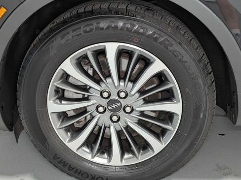 Used 2022 Lincoln Nautilus AWD w/ Premium Package image 3