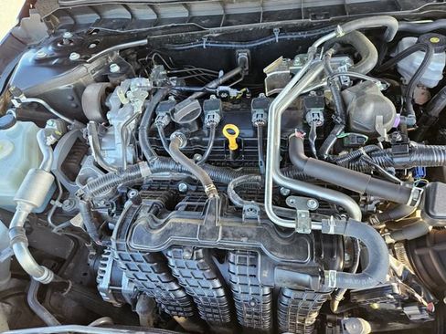 Used 2024 Nissan Altima 2.5 SR FWD image 22