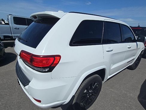 Used 2022 Jeep Grand Cherokee Laredo X RWD image 5