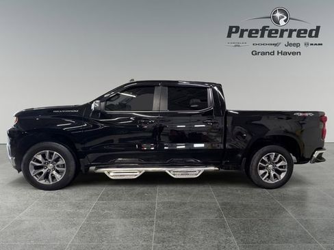 Used 2022 Chevrolet Silverado 1500 LT image 9