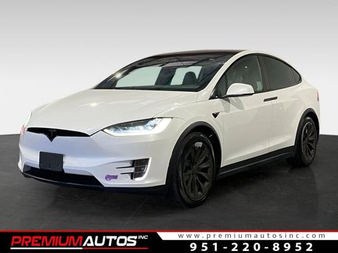 Used 2018 Tesla Model X 75D image 1