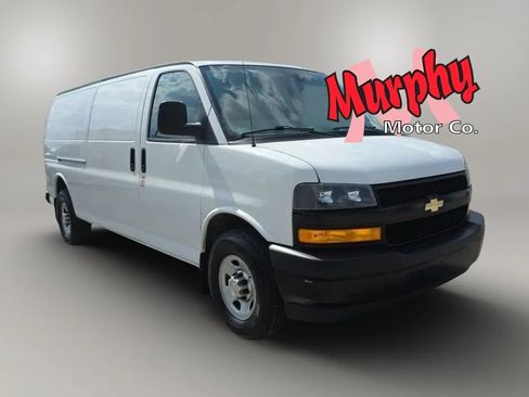 Used 2020 Chevrolet Express 3500 Extended w/ Driver Convenience Package RWD image 3