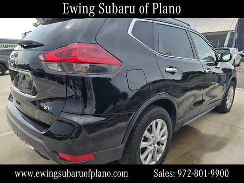 Used 2018 Nissan Rogue SV FWD image 3
