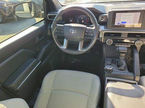 Used 2025 Toyota 4Runner SR5 image 8