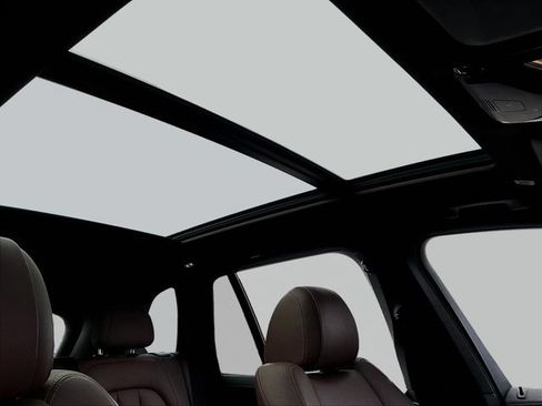 Used 2022 BMW X5 sDrive40i w/ M Sport Package RWD image 29