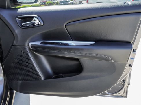 Used 2020 Dodge Journey SE w/ SE Popular Equipment Group FWD image 29