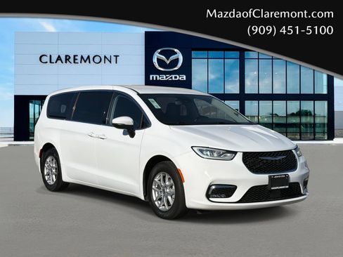 Used 2023 Chrysler Pacifica Touring-L image 1