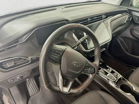 Used 2022 Chevrolet Bolt EUV LT w/ Comfort Package FWD image 9