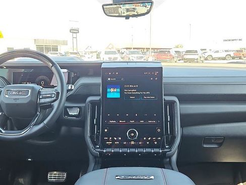 Used 2026 GMC Yukon AT4 Ultimate AWD/4WD image 10