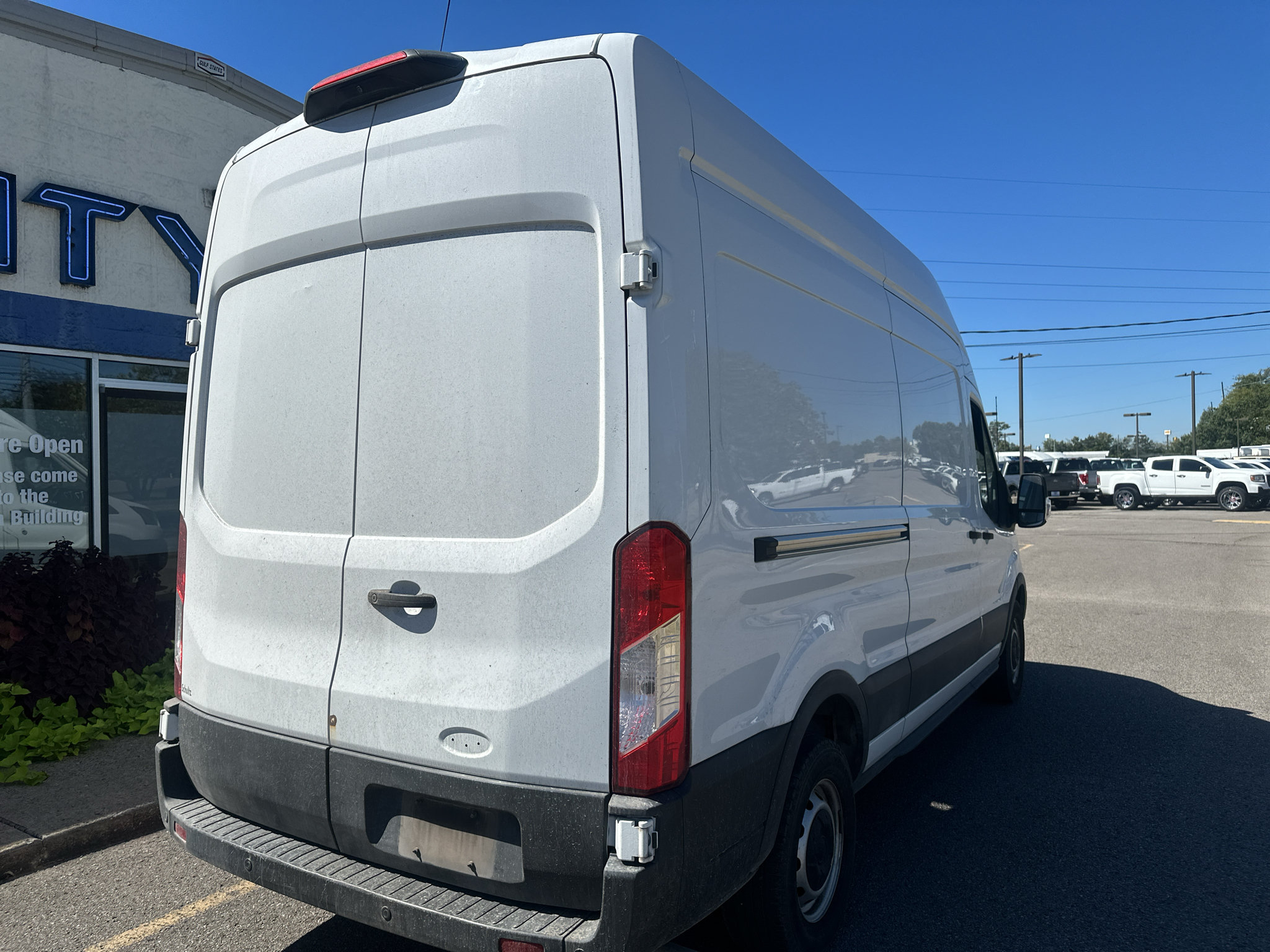 Used 2021 Ford Transit 250 148 High Roof RWD image 4