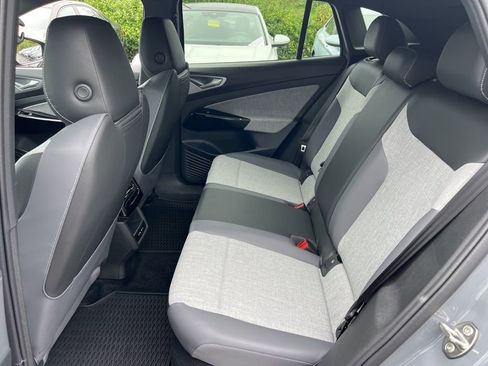 Used 2025 Volkswagen ID.4 Pro image 24