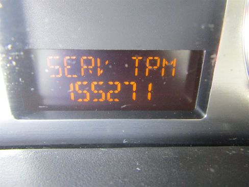 Used 2009 HUMMER H3T Adventure image 12