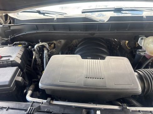Used 2023 Chevrolet Tahoe Z71 w/ Z71 Off-Road Package AWD/4WD image 35