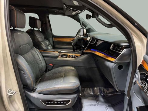 Used 2022 Jeep Grand Wagoneer Series III w/ HD Trailer Tow Package image 30