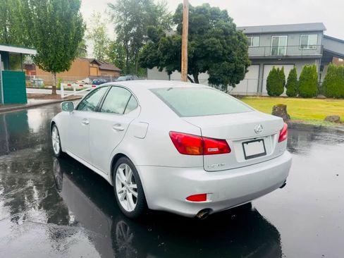 Used 2006 Lexus IS 250 w/ Premium Pkg RWD image 3