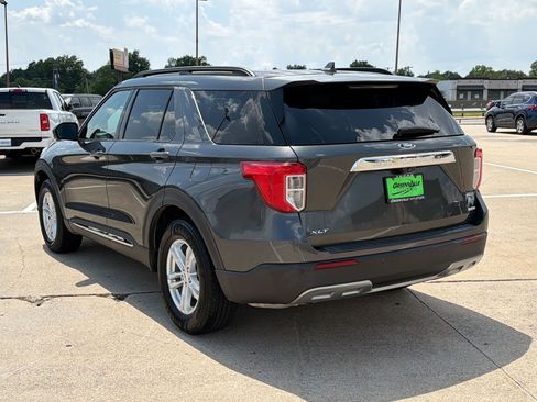 Used 2020 Ford Explorer XLT w/ Equipment Group 202A RWD image 3