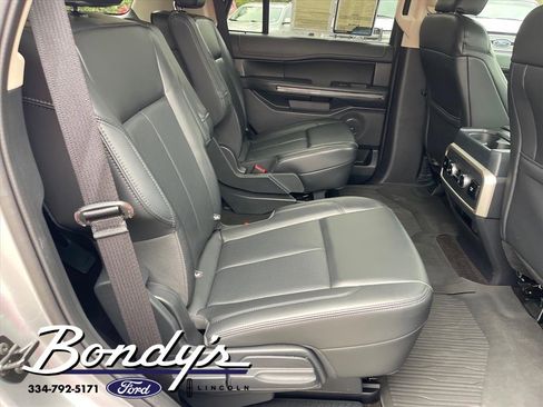 Used 2023 Ford Expedition XLT image 16