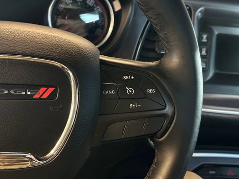 Used 2016 Dodge Challenger SXT RWD image 12