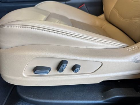 Used 2024 Cadillac XT6 Premium Luxury w/ Platinum Package image 11