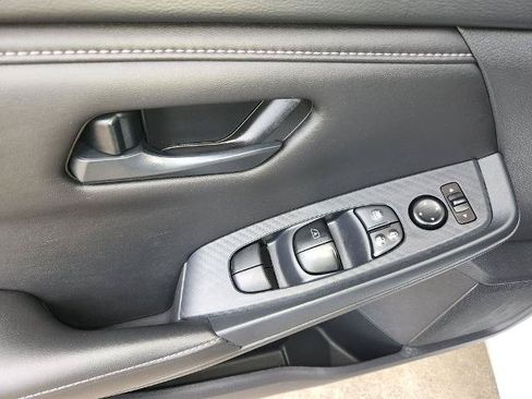 Certified 2025 Nissan Sentra S FWD image 29