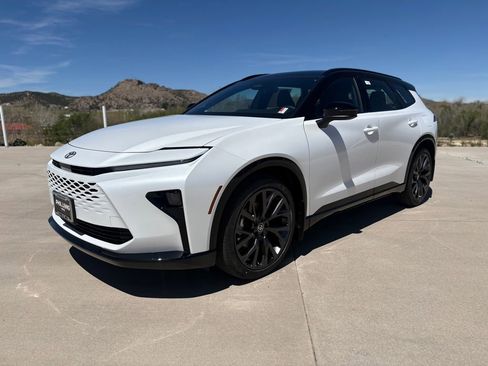 New 2026 Toyota Crown Signia image 2