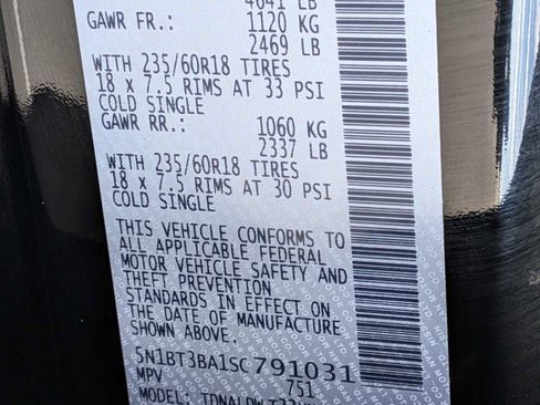 Used 2025 Nissan Rogue SV image 33