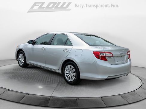 Used 2012 Toyota Camry LE FWD image 6
