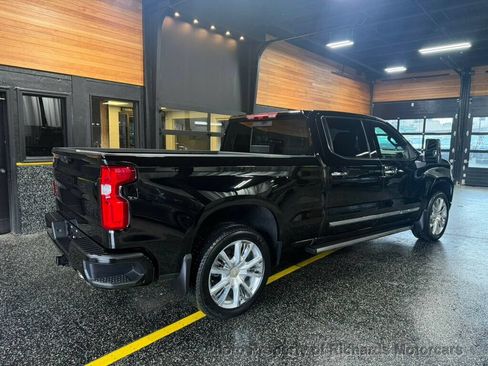 Used 2025 Chevrolet Silverado 1500 High Country w/ High Country Premium Package AWD/4WD image 2