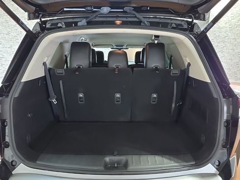 Used 2023 Nissan Pathfinder SL image 12