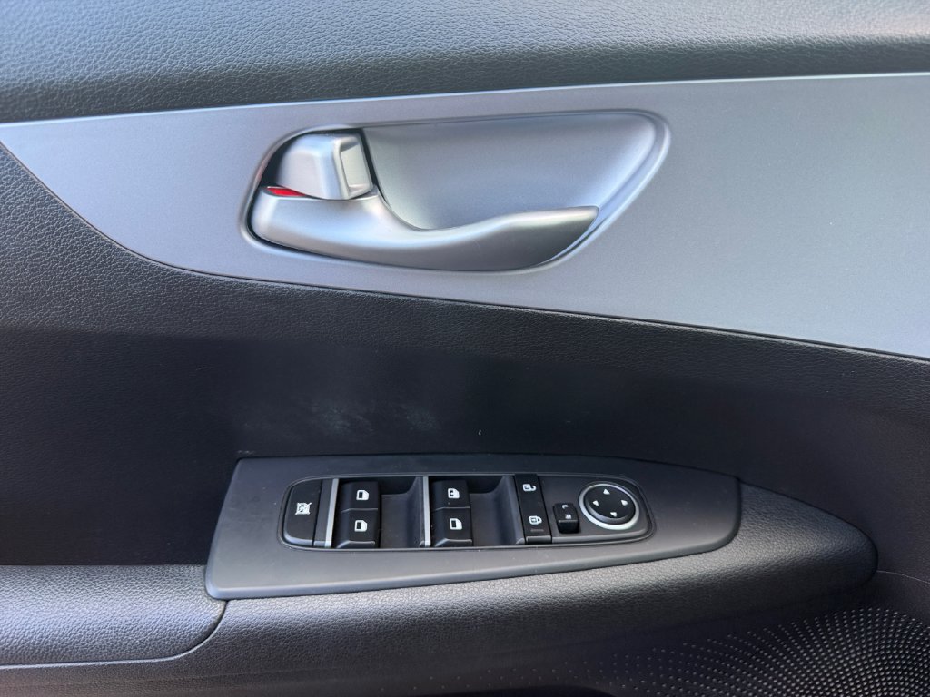 Certified 2024 Kia Forte LXS FWD image 11