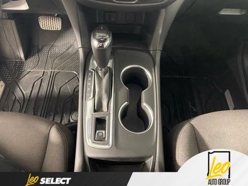 Used 2018 Chevrolet Equinox LT FWD image 16
