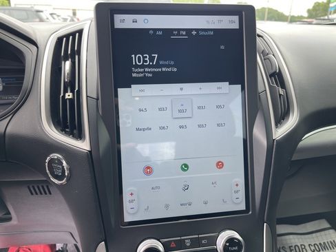 Used 2022 Ford Edge SEL image 23