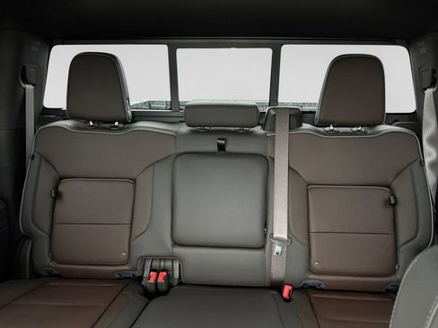 Used 2025 GMC Sierra 1500 Denali AWD/4WD image 36