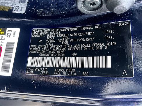 Certified 2024 Toyota Sienna LE AWD/4WD image 33