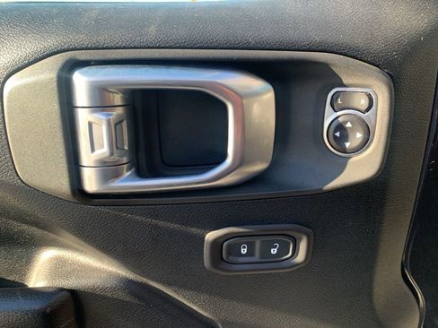 Used 2020 Jeep Wrangler Sport image 18