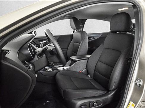 Used 2022 Chevrolet Malibu LT image 17