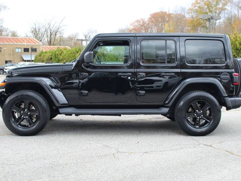 Used 2021 Jeep Wrangler Unlimited Sahara image 5
