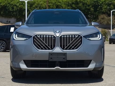 Used 2026 BMW X3 xDrive30i w/ Premium Package AWD/4WD image 2