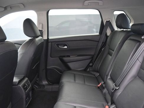 Used 2024 Nissan Rogue SL AWD/4WD image 19