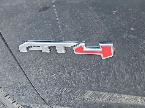 Used 2025 GMC Yukon AT4 w/ AT4 Premium Plus Package AWD/4WD image 15