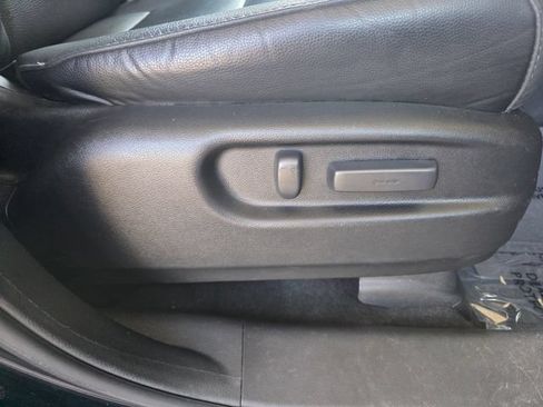 Used 2021 Honda Pilot Touring image 11
