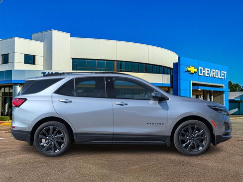 Used 2024 Chevrolet Equinox RS FWD image 8