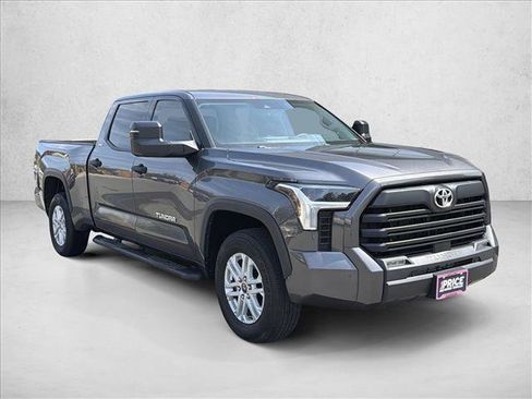 Used 2022 Toyota Tundra SR5 w/ SR5 Convenience Package AWD/4WD image 3
