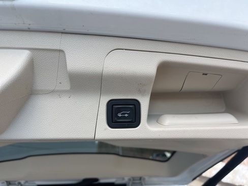 Used 2023 GMC Acadia Denali image 8